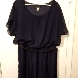 🛍Navy blue 2x Paper Doll dress with ribbon waist